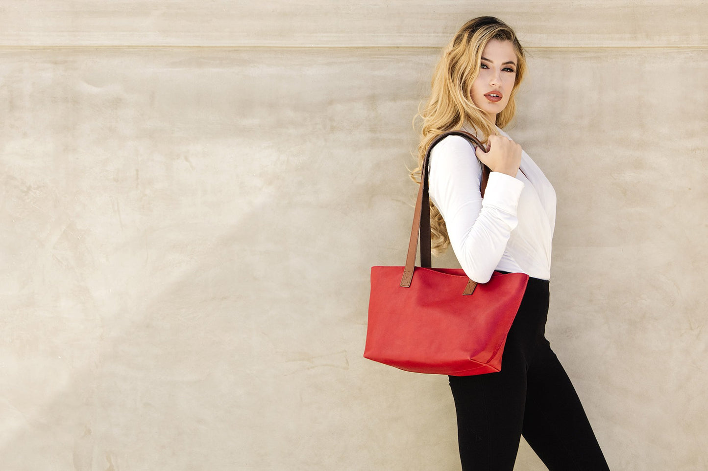 Perfect Tote Red Pink Lucy