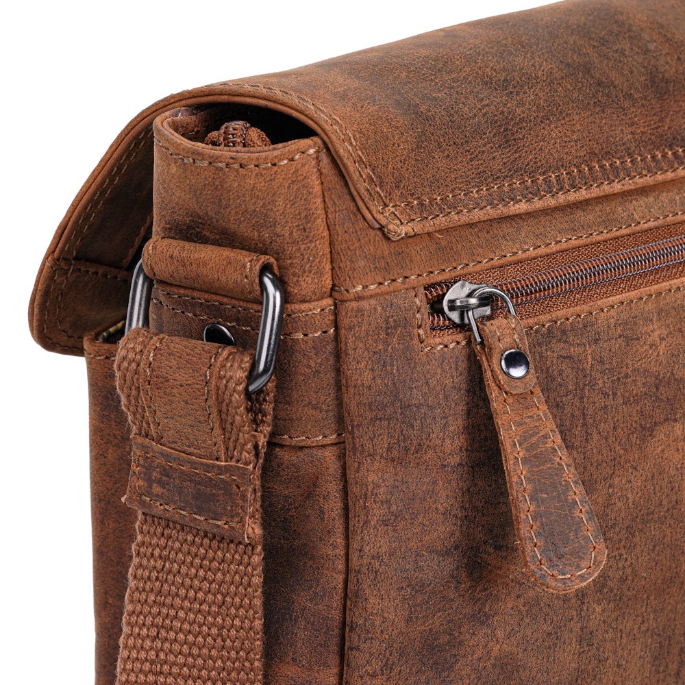 Vintage Messenger Bag Carmine Juniper